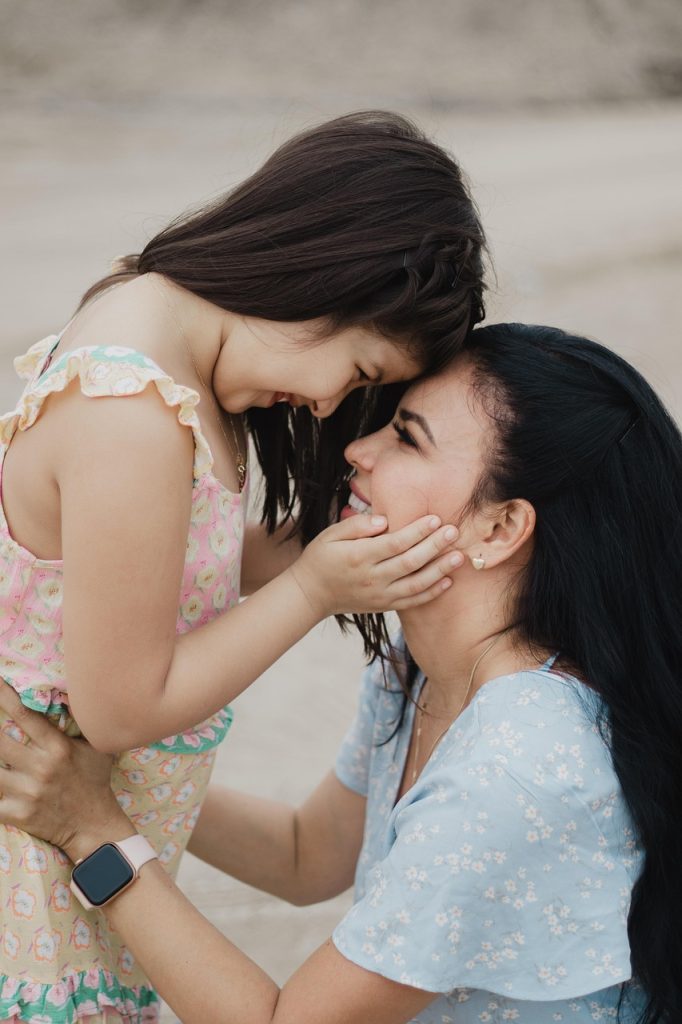happy, motherhood, kid, love, mom, female, hug, care, happy mothers day, familia, madre, hija, mum